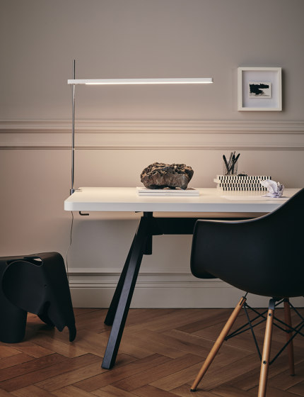 Talak Professional Table | Wall lights | Artemide