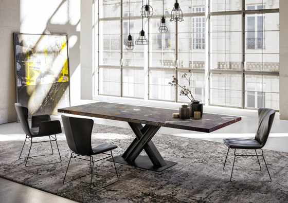 Victor Dining Table of Stone | 1470 | Dining tables | DRAENERT