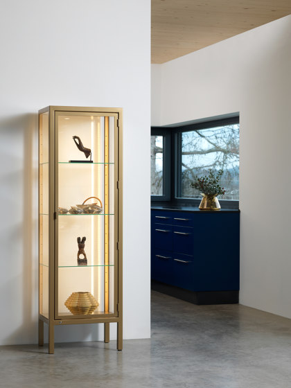 GB 175 glass cabinet | Vitrines | Müller Möbelfabrikation