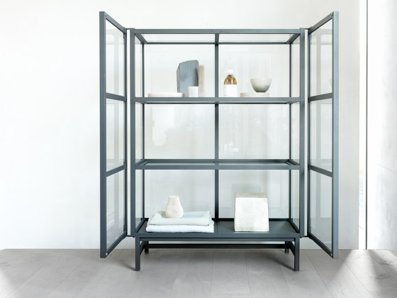 FINN Cabinet | Display cabinets | Piet Boon