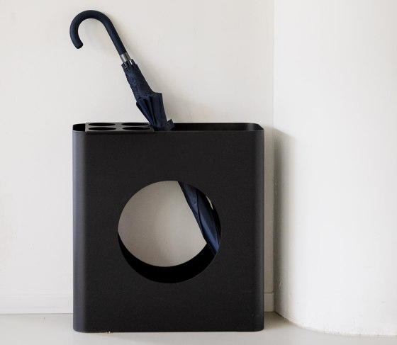 Flow II umbrella stand | Portaombrelli | Cascando