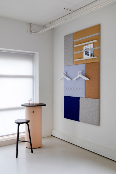 Pillow Grid | Panel with shelf | Lavagne / Flip chart | Cascando