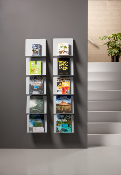 Round20 Wall | 
 5 Brochure holder. A3+ | Espositori | Cascando