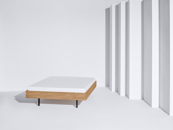 Unidorm bed with headpiece, oak, linoleum and steel | Camas | bartmann berlin