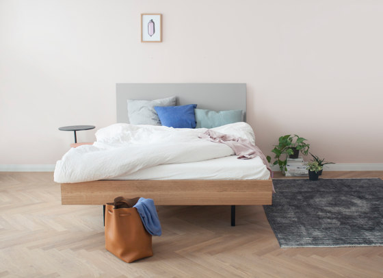 Unidorm bed with headpiece, oak, linoleum and steel | Letti | bartmann berlin
