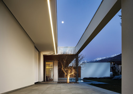 Continuous Rod Comfort Recessed 1m | Outdoor recessed wall lights | Simes