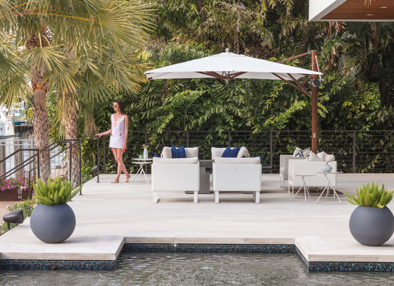 Ocean Master MAX Cantilever - Classic Single | Parasols | Tuuci