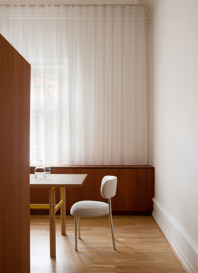 Beam dining table 200 cm | walnut | Dining tables | møbel copenhagen