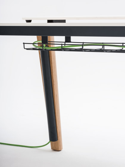 LTS System table wooden legs | Tavoli contract | ENEA