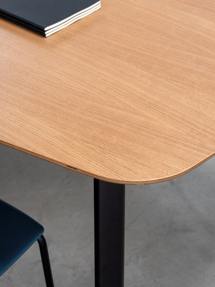 Tisch LTS System mit Holzbeinen | Objekttische | ENEA