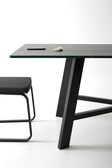 Thor Ø130 – Fixed table | Mesas comedor | Pointhouse