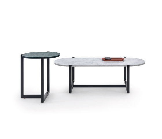 Sigmund Petite table 47x36 - Version avec plateau en marbre Guatemala | Tables d'appoint | ARFLEX