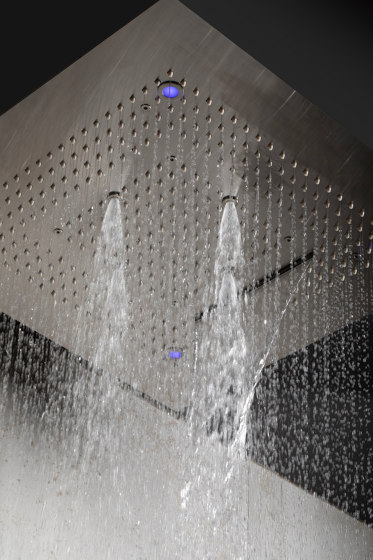 Bagnospa | 4 Function Shower Head 600x600mm | Duscharmaturen | BAGNODESIGN