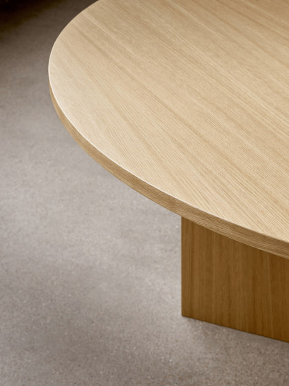 Androgyne Side Table | Steel base | Beistelltische | Audo Copenhagen