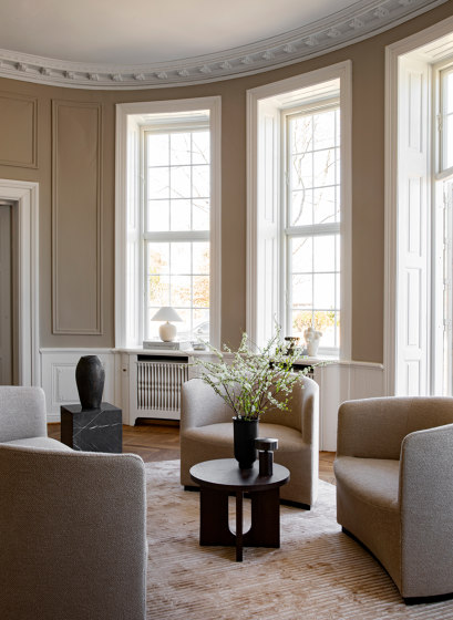 Androgyne Lounge Table, Natural Oak | Kunis Breccia | Coffee tables | Audo Copenhagen