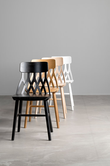 Y5 Stuhl Esche Schwarz | Stühle | Hans K