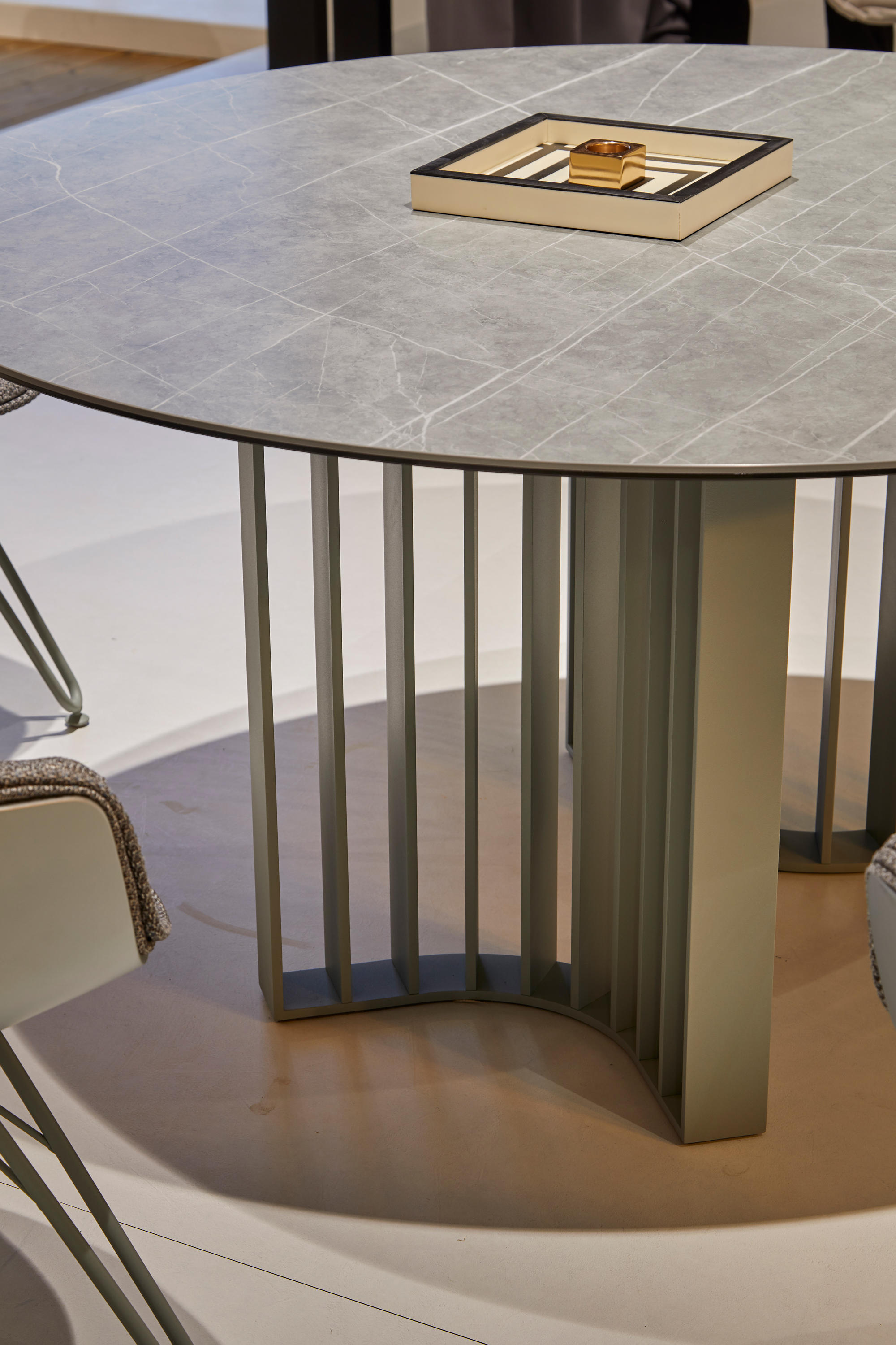 JOPLIN Dining tables from Dressy Architonic