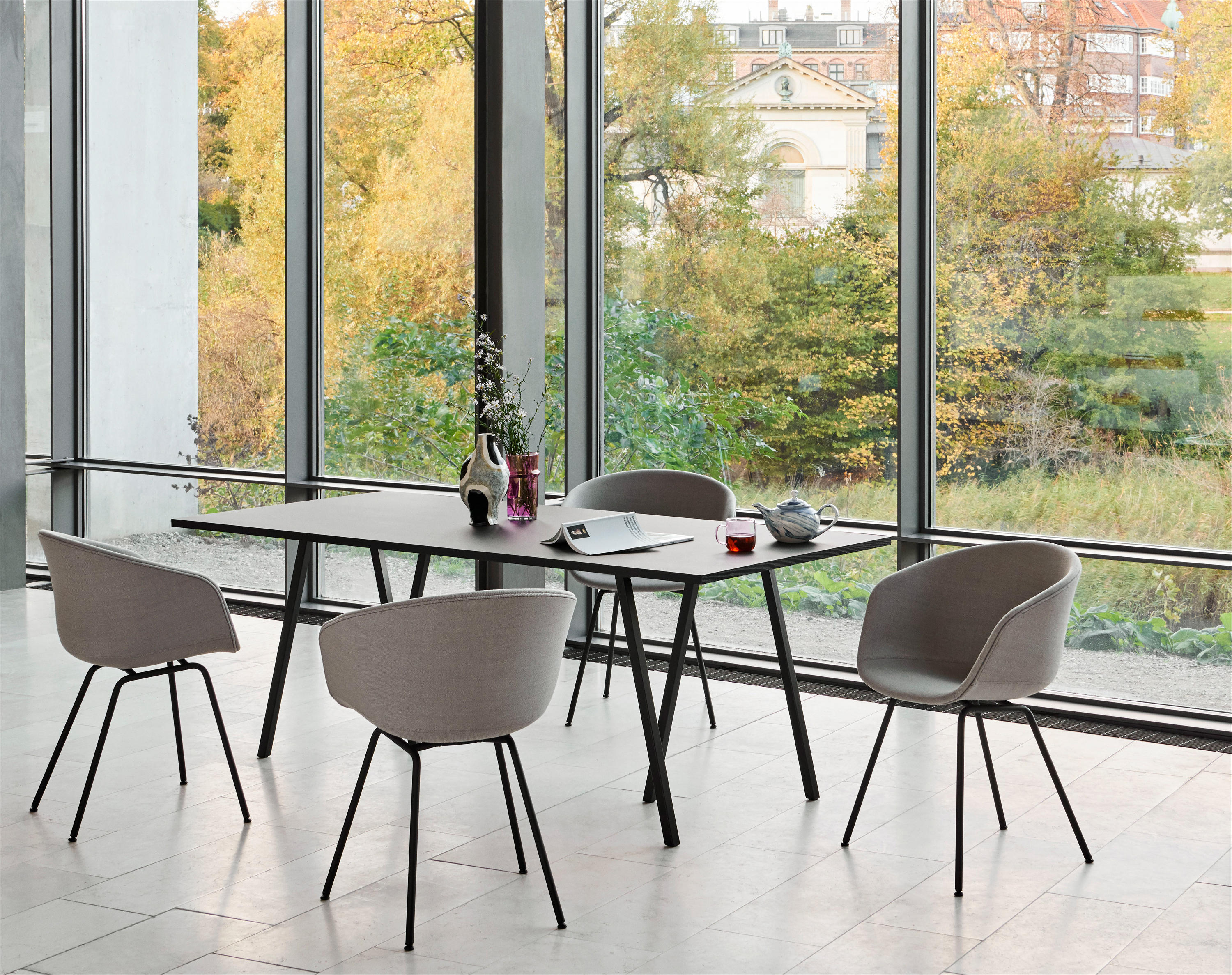 Stand 200 & designer furniture | Architonic