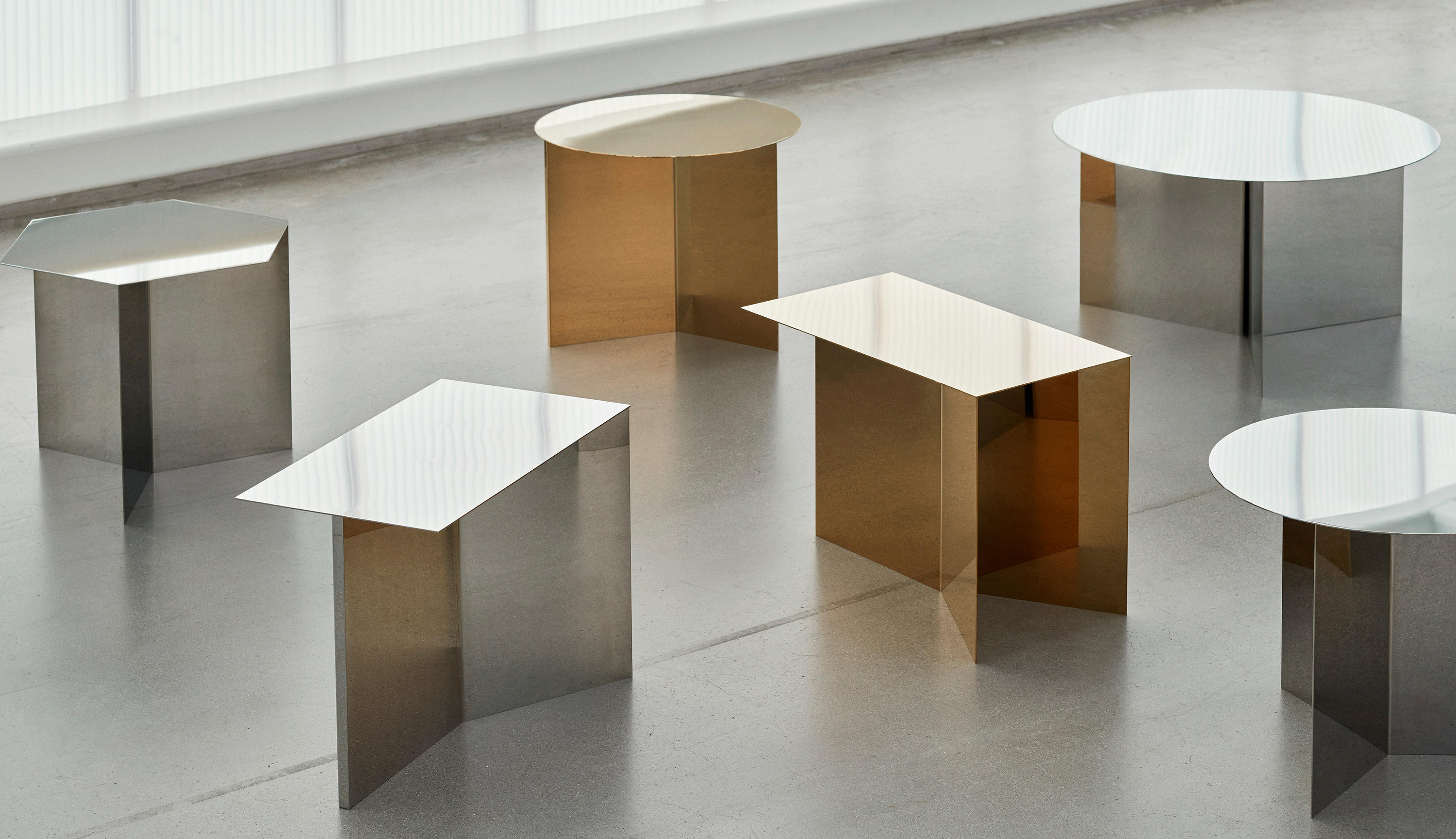 Slit Table XL Round & designer furniture | Architonic