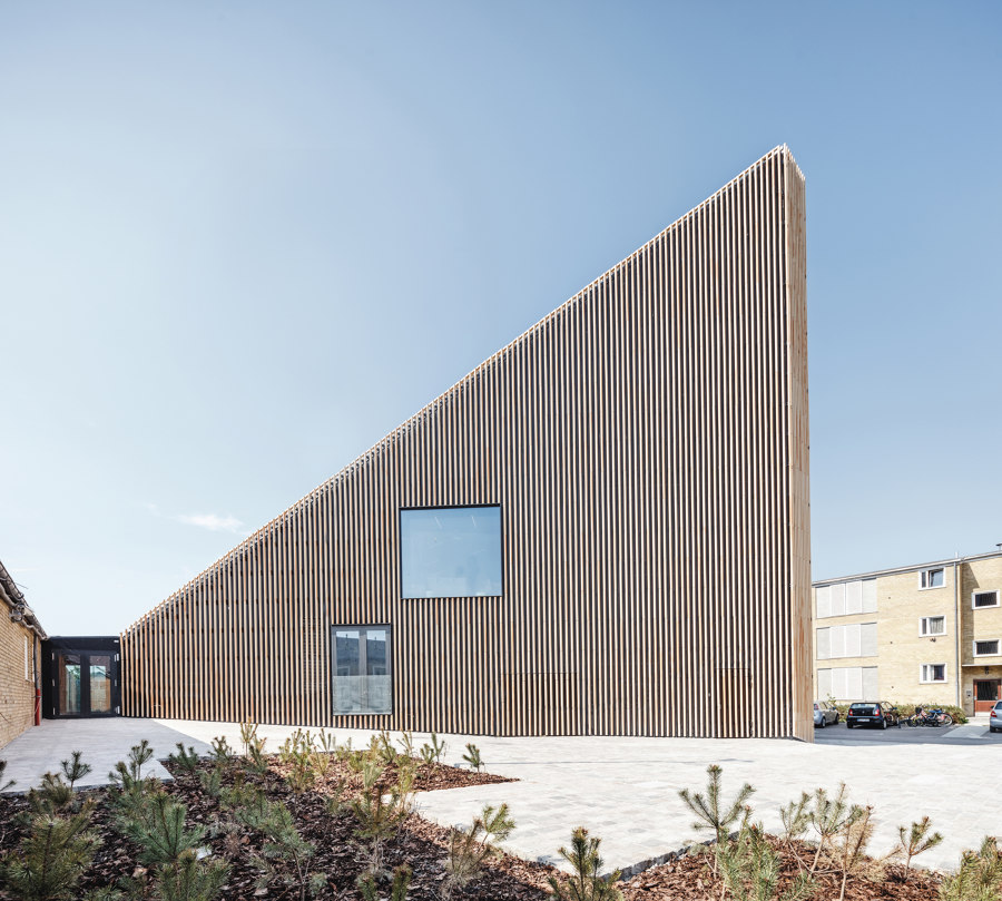 Tingbjerg Library and Culture House de COBE | Édifices sacraux / Centres communautaires