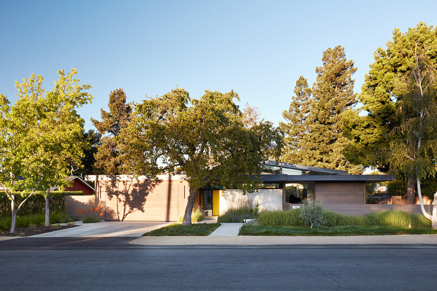 Los Altos New Residence di Klopf Architecture | Case unifamiliari