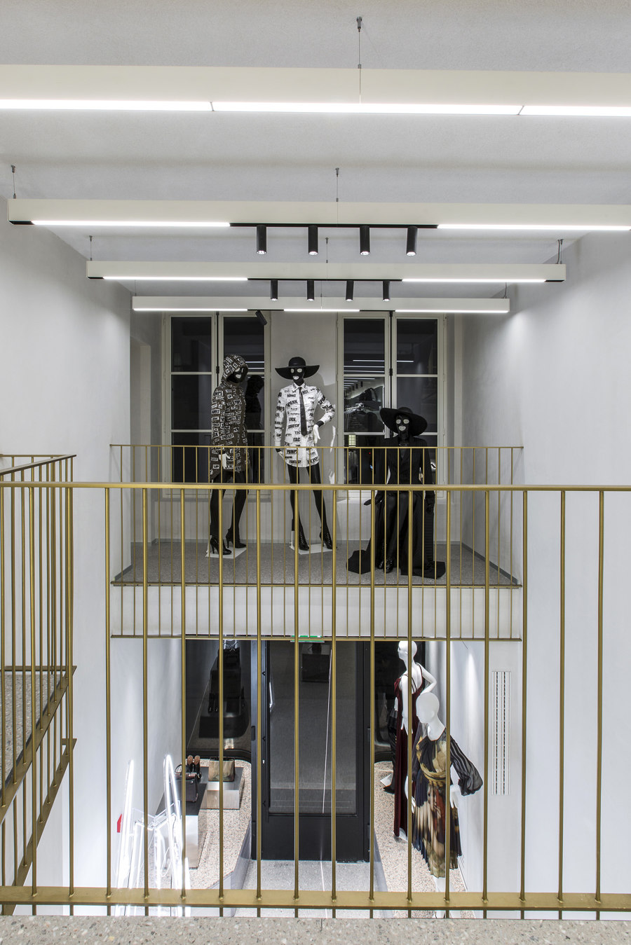Moschino Showroom by Fabio Ferrillo | Shop interiors