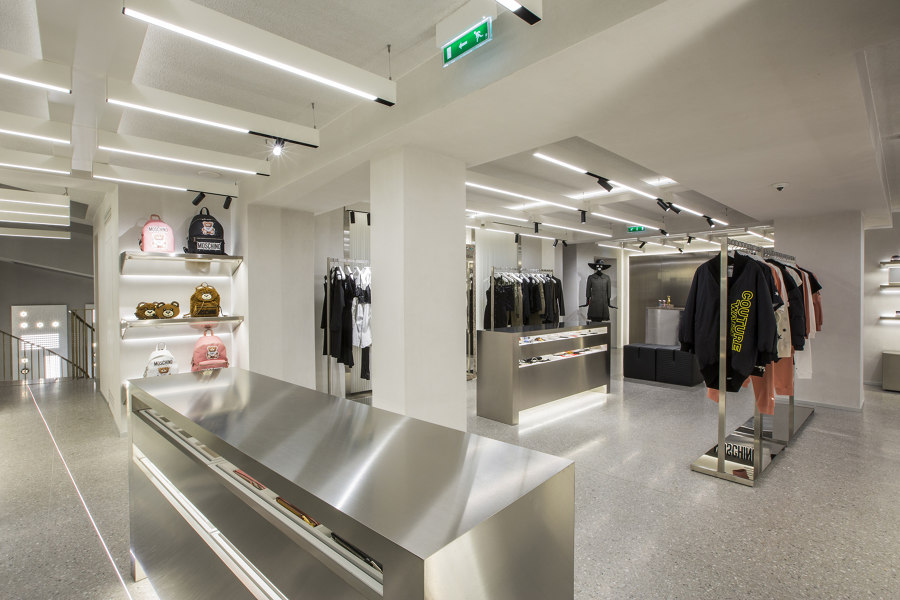 Moschino Showroom | Shop interiors | Fabio Ferrillo