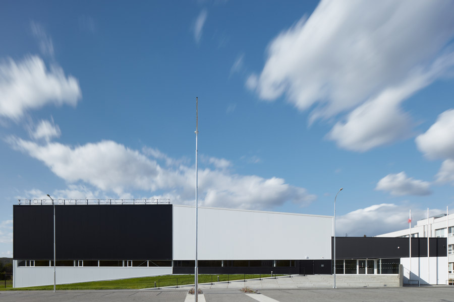 Sports Hall in Kuřim von Cuboid Architekti | Sporthallen