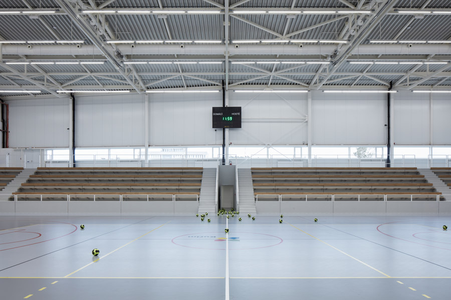 Sports Hall in Kuřim di Cuboid Architekti | Palestre
