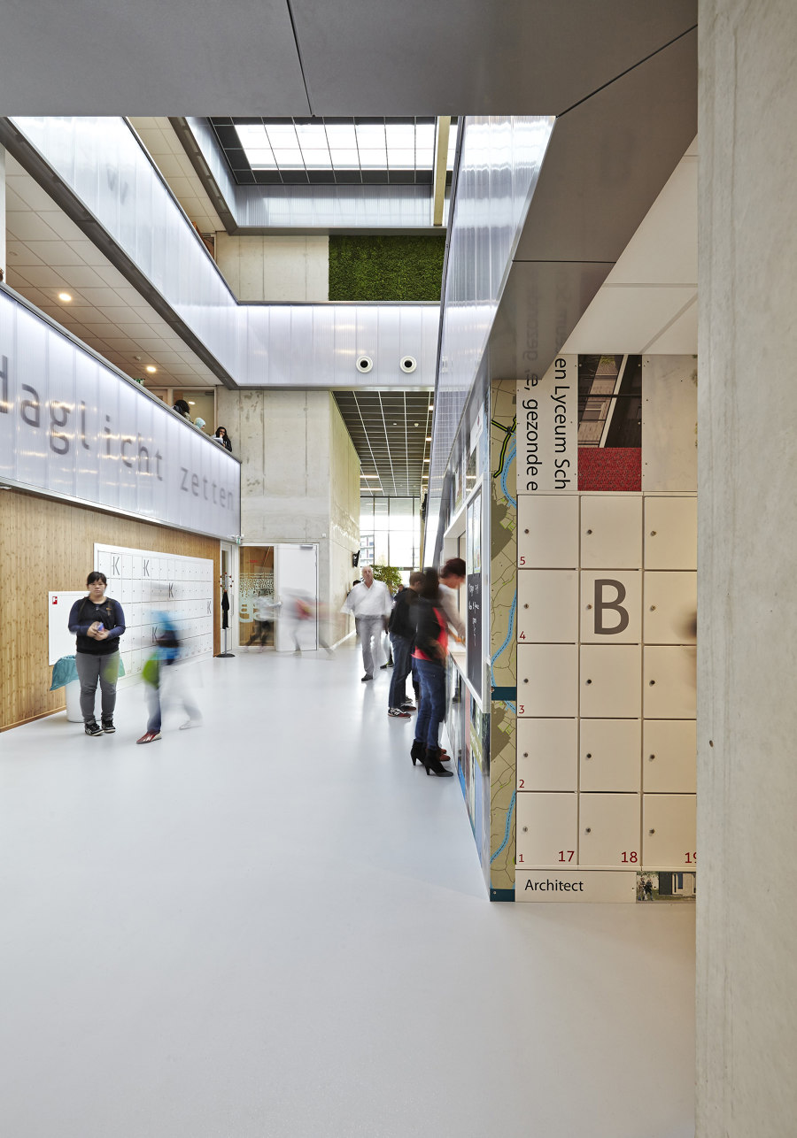 Lyceum Schravenlant von LIAG architects | Schulen