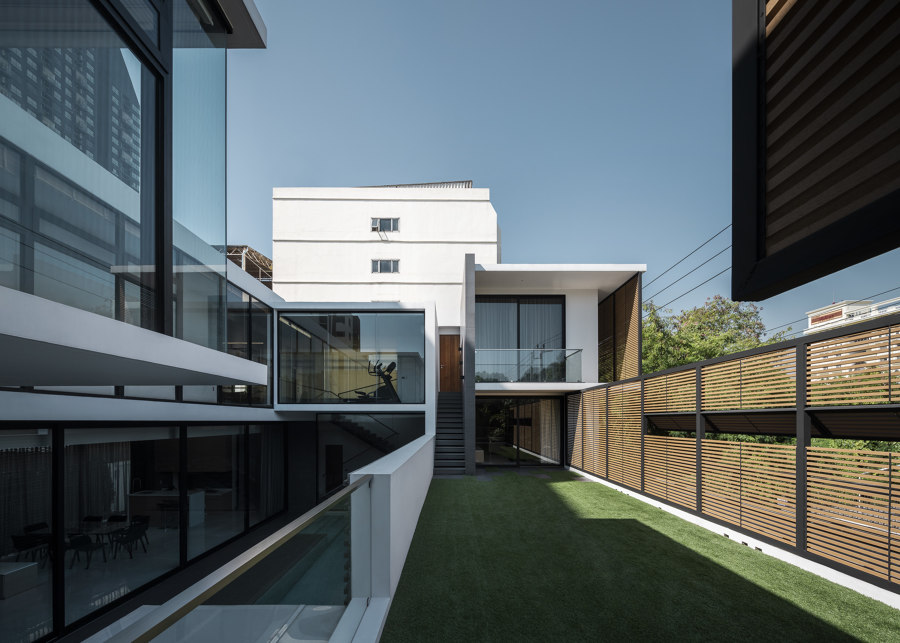 Sukhumvit 91 House by Archimontage Design Fields Sophisticated | Detached houses