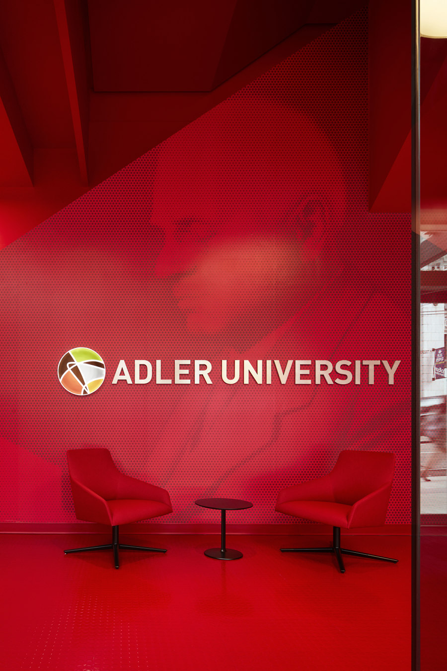 Adler University Vancouver Campus de Public: Architecture + Communication | Universidades
