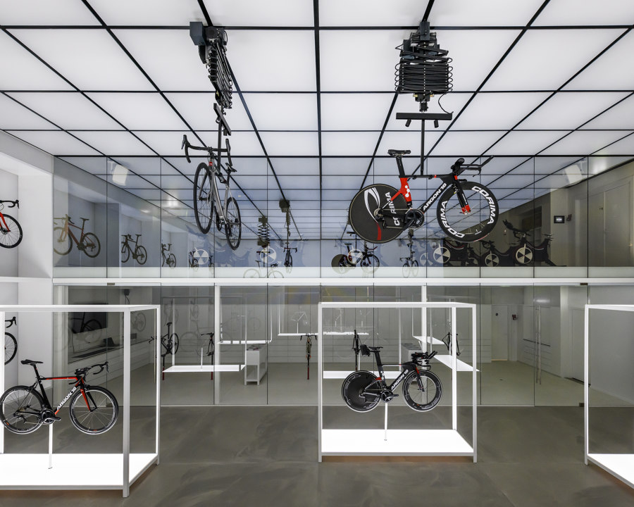 United Cycling Lab & Store de Johannes Torpe Studios | Diseño de tiendas