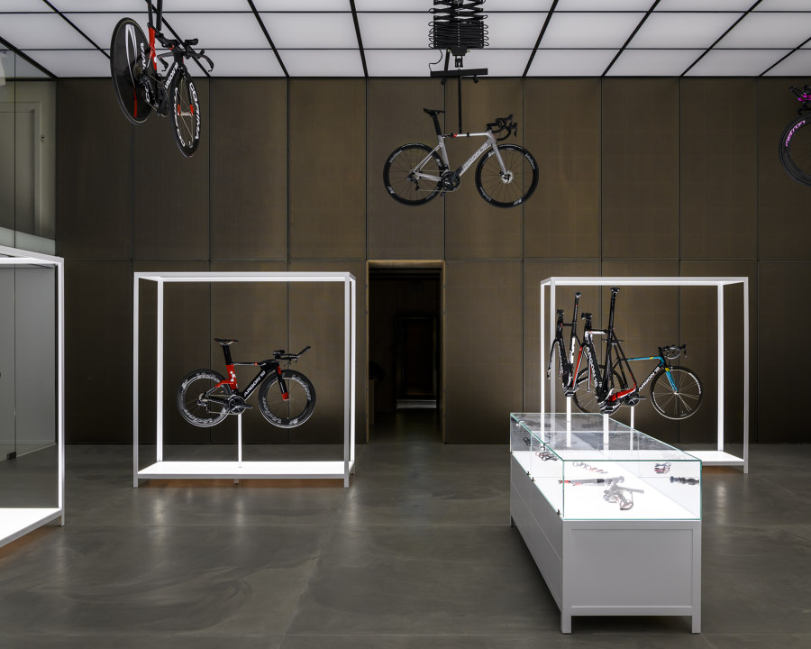 United Cycling Lab & Store di Johannes Torpe Studios | Negozi - Interni