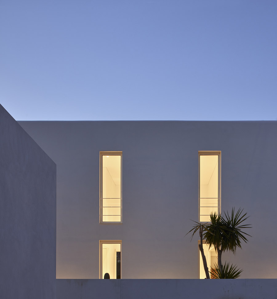 Carmen House by Carles Faus Arquitectura | Detached houses