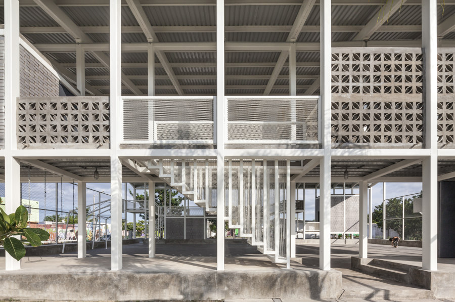 Court di Rozana Montiel Estudio de Arquitectura | Impianti sportivi