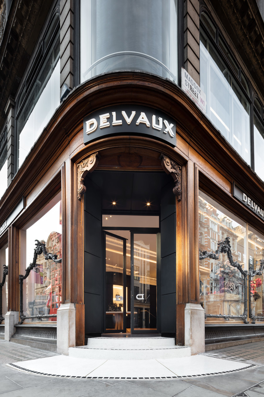 Delvaux New Bond Street di Vudafieri-Saverino Partners | Negozi - Interni