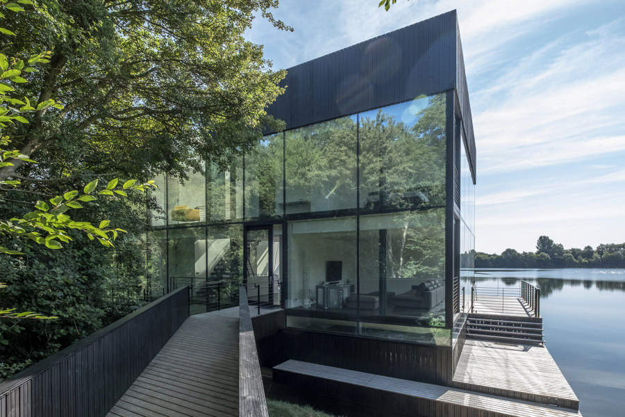 Glass Villa on the lake von Mecanoo | Einfamilienhäuser