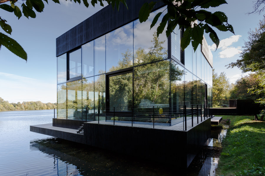 Glass Villa on the lake de Mecanoo | Casas Unifamiliares