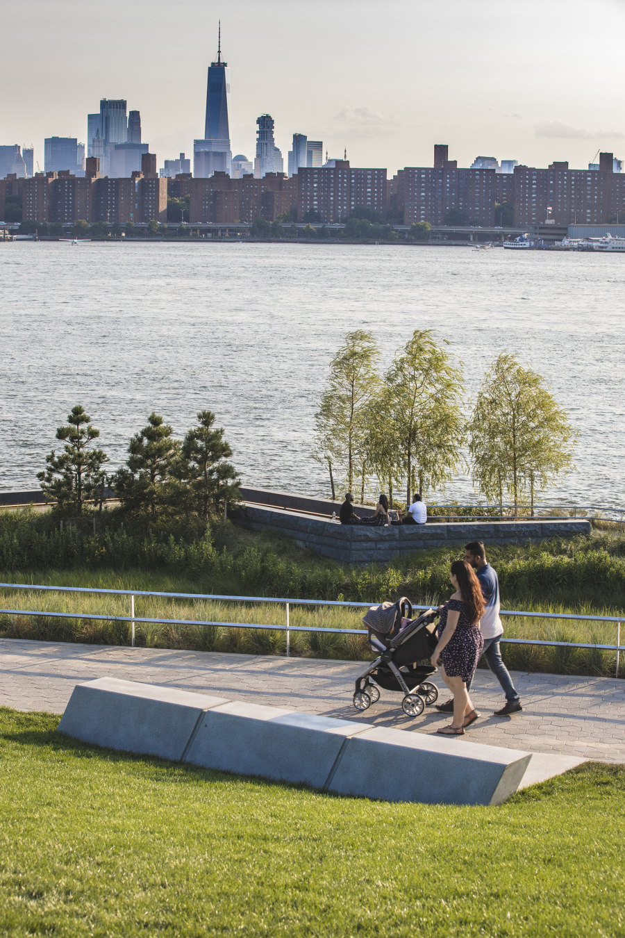 Hunter’s Point South Waterfront Park Phase II de SWA/BALSLEY and WEISS/MANFREDI | Parcs