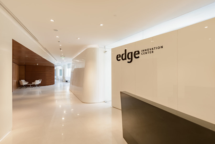 Edge Innovation Center di YLAB Arquitectos | Spazi ufficio