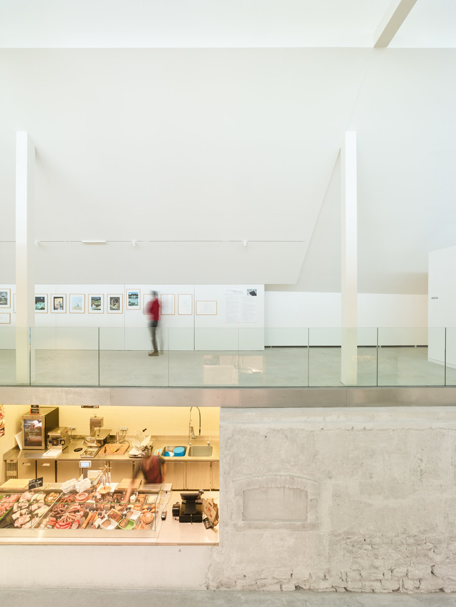 Covered market and exhibition area in Schiltigheim by Dominique Coulon & Associés | Shopping centres