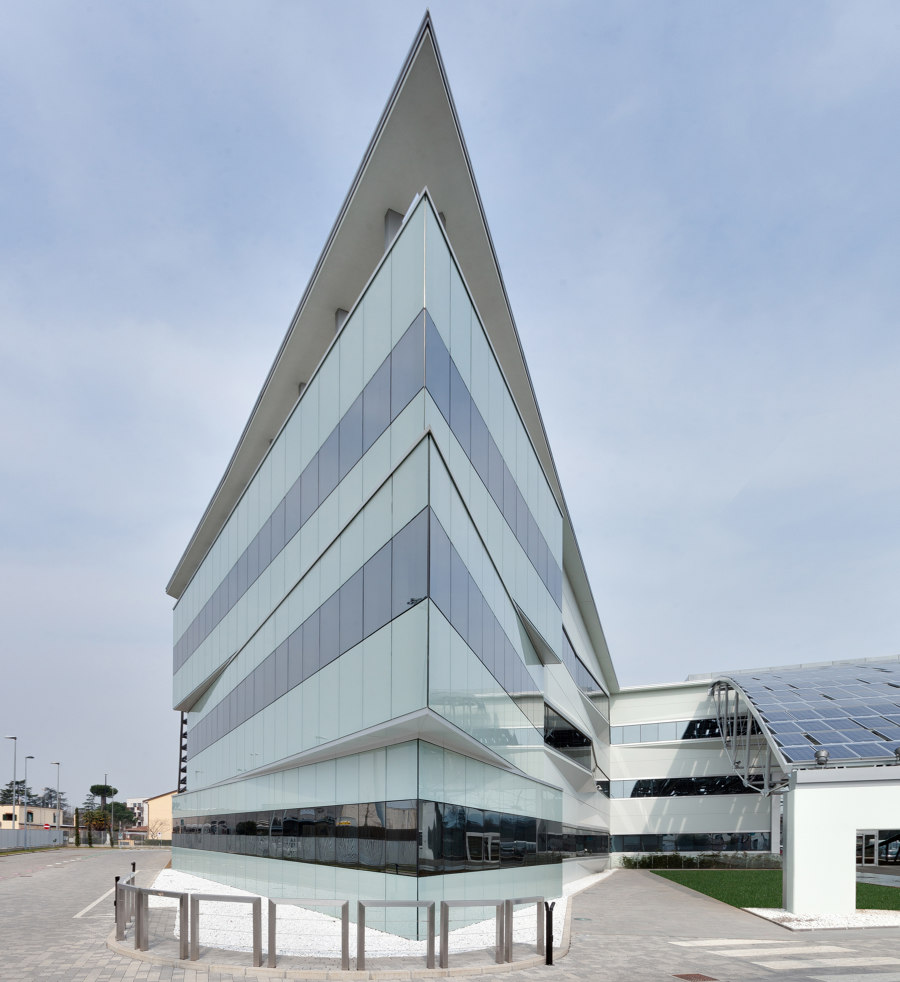 Arval HQ de Pierattelli Architetture | Edificio de Oficinas