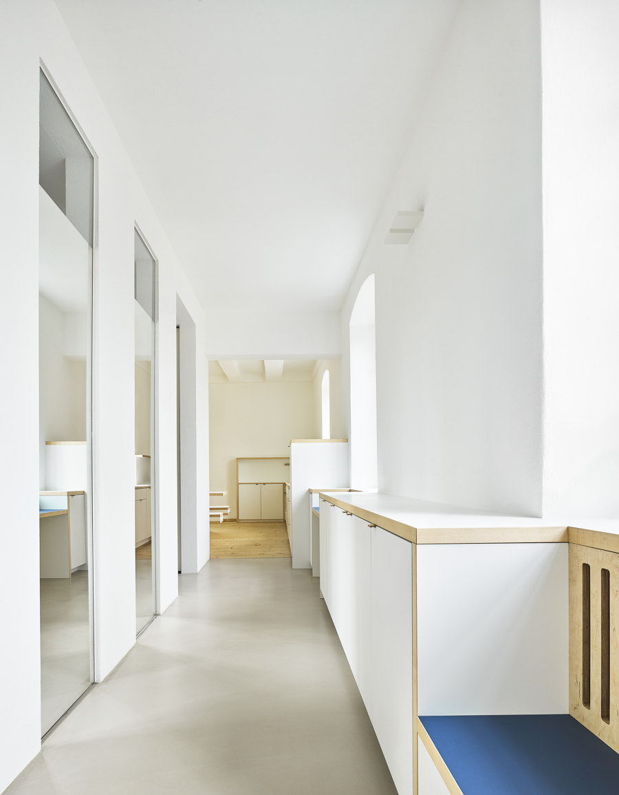 Living for a While de lüderwaldt architekten | Pièces d'habitation