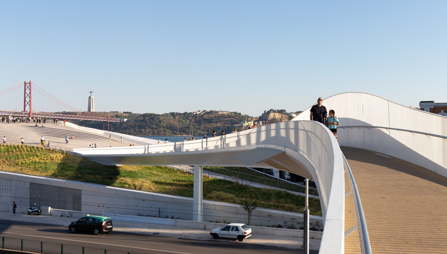 MAAT Footbridge de AL_A | Puentes
