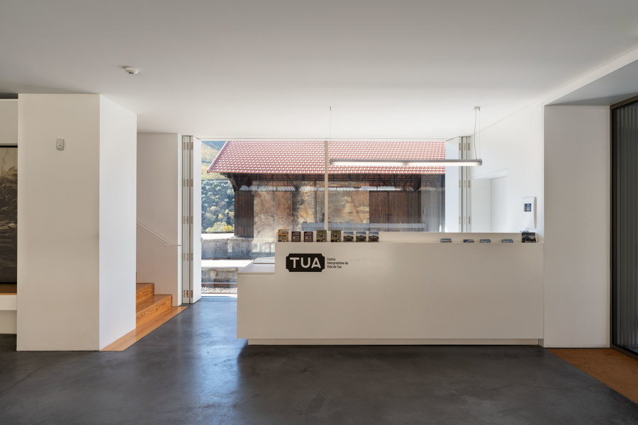 Tua Valley Interpretive Centre de Rosmaninho+Azevedo Architects | Estaciones de ferrocarril