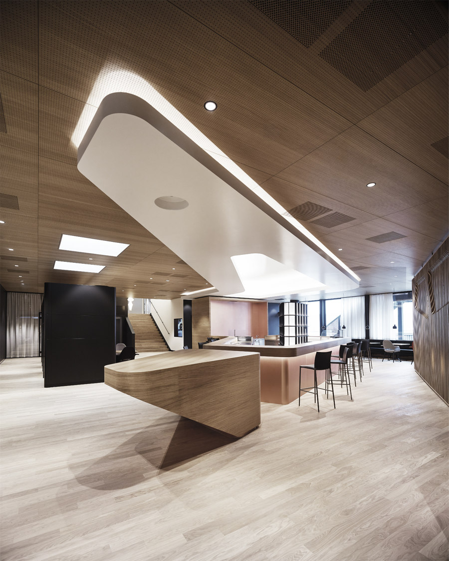 Swiss First Class Lounge Terminal A de greutmann bolzern designstudio | Diseño de clubs