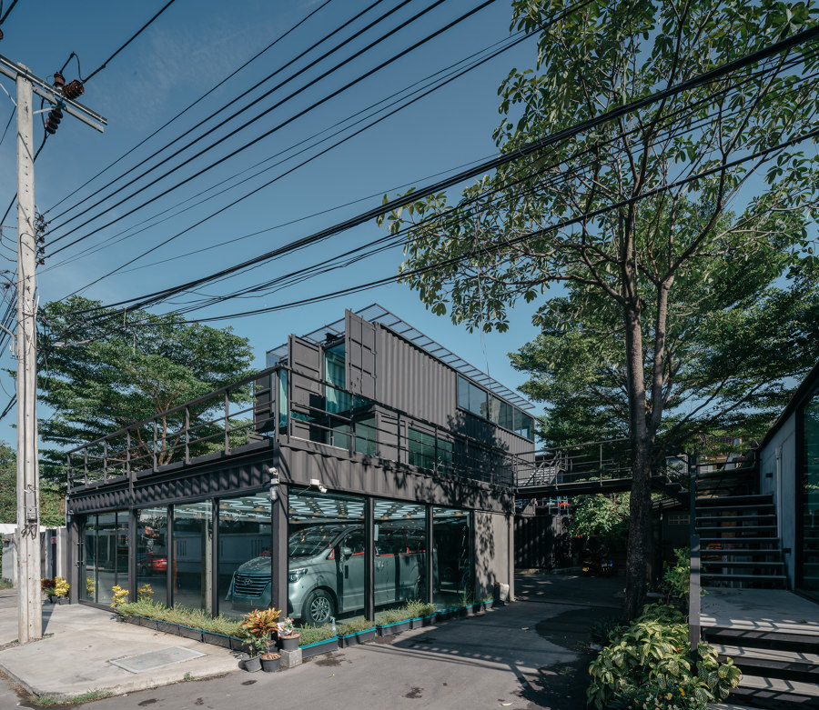 Muangthongthani Carcare by Archimontage Design Fields Sophisticated | Office buildings