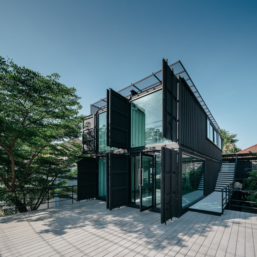 Muangthongthani Carcare by Archimontage Design Fields Sophisticated | Office buildings