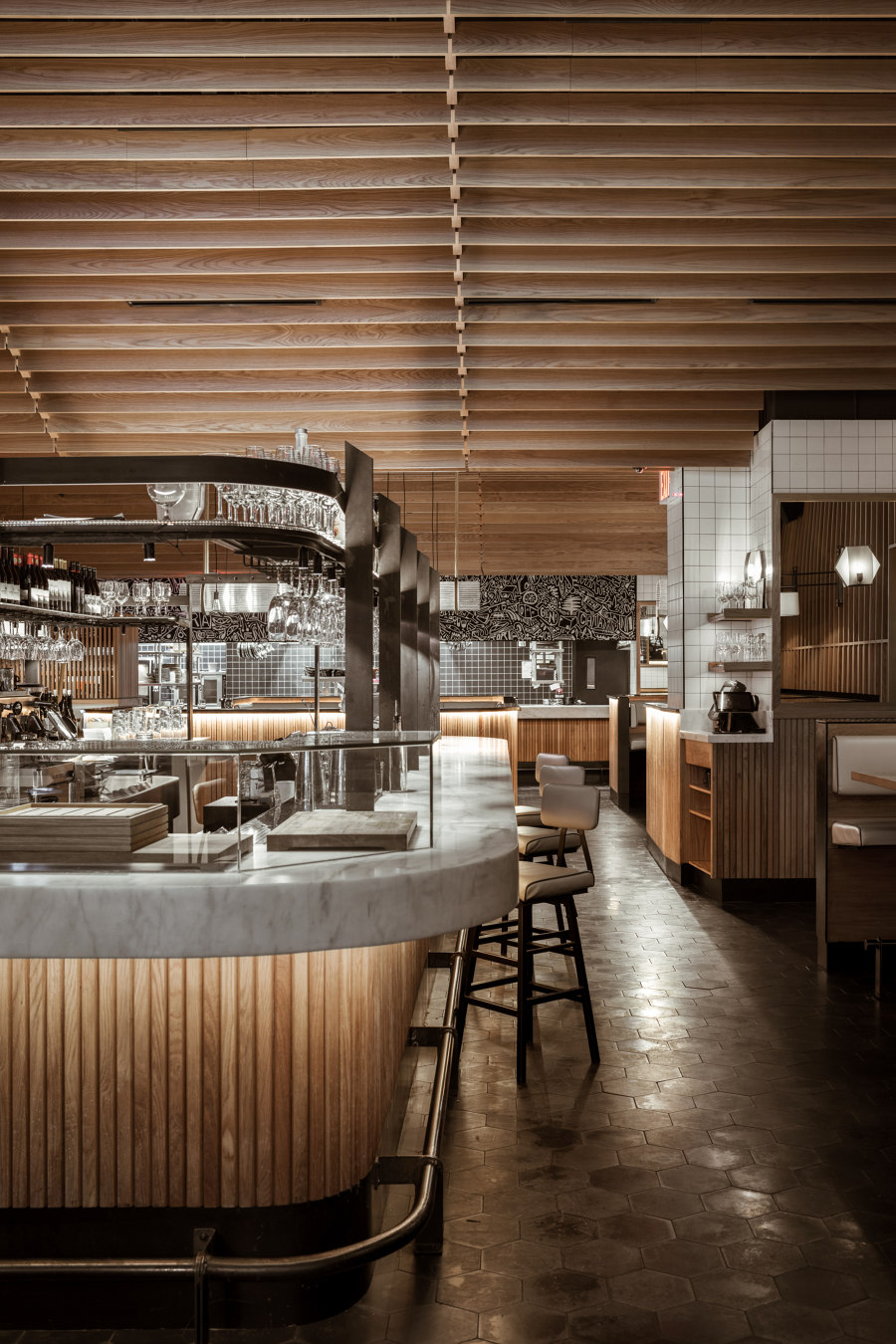 Boqueria Times Square de studio razavi architecture | Diseño de restaurantes